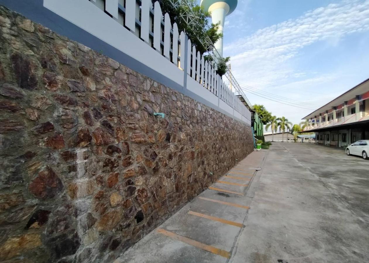 Jirapa Modern Resort Chonburi Bagian luar foto